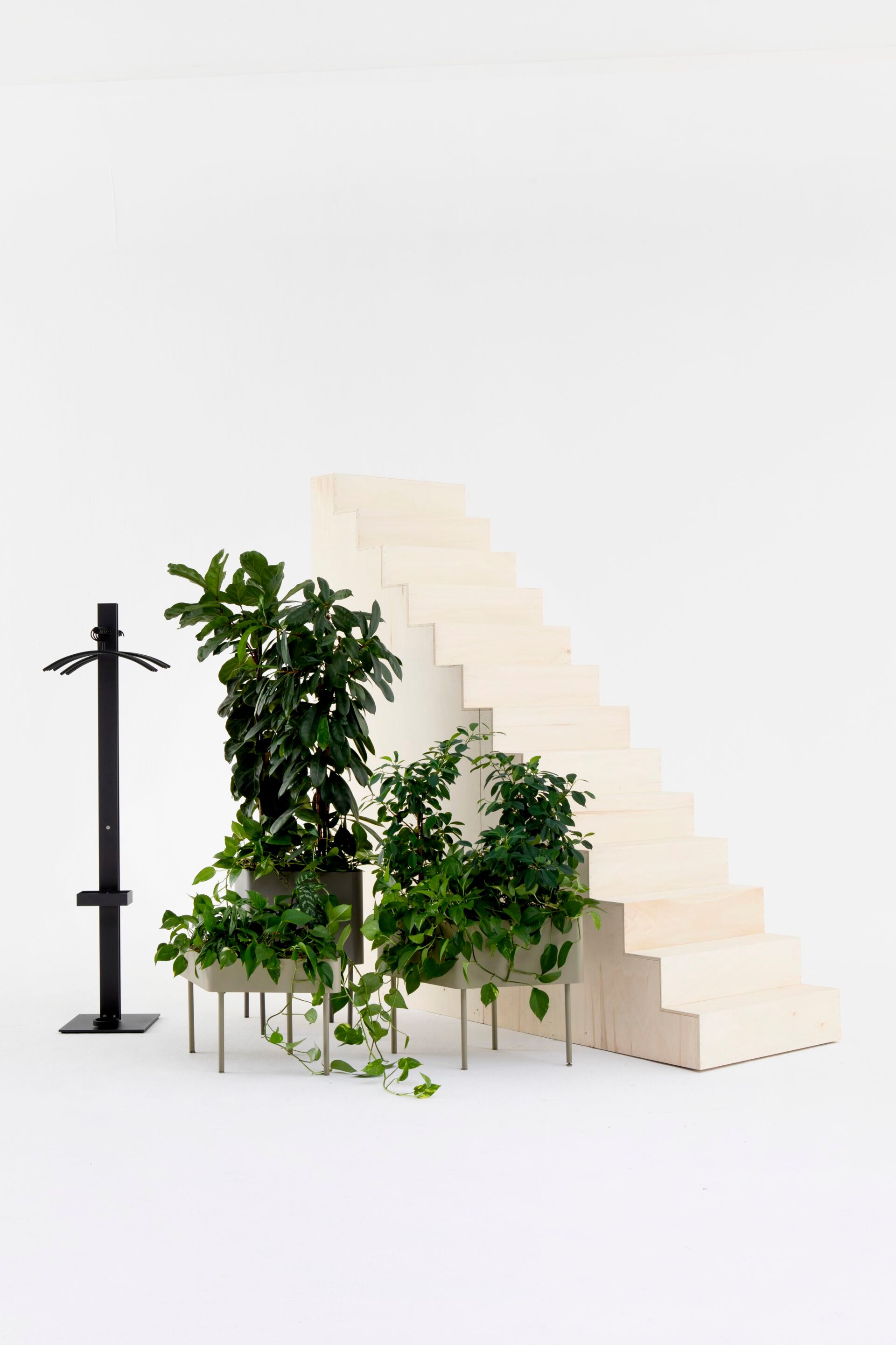 Окрашенная металлическая офисная вешалка для одежды с держателем зонта Cascando STANDFREE P ARCH-00108592 - Вид №2