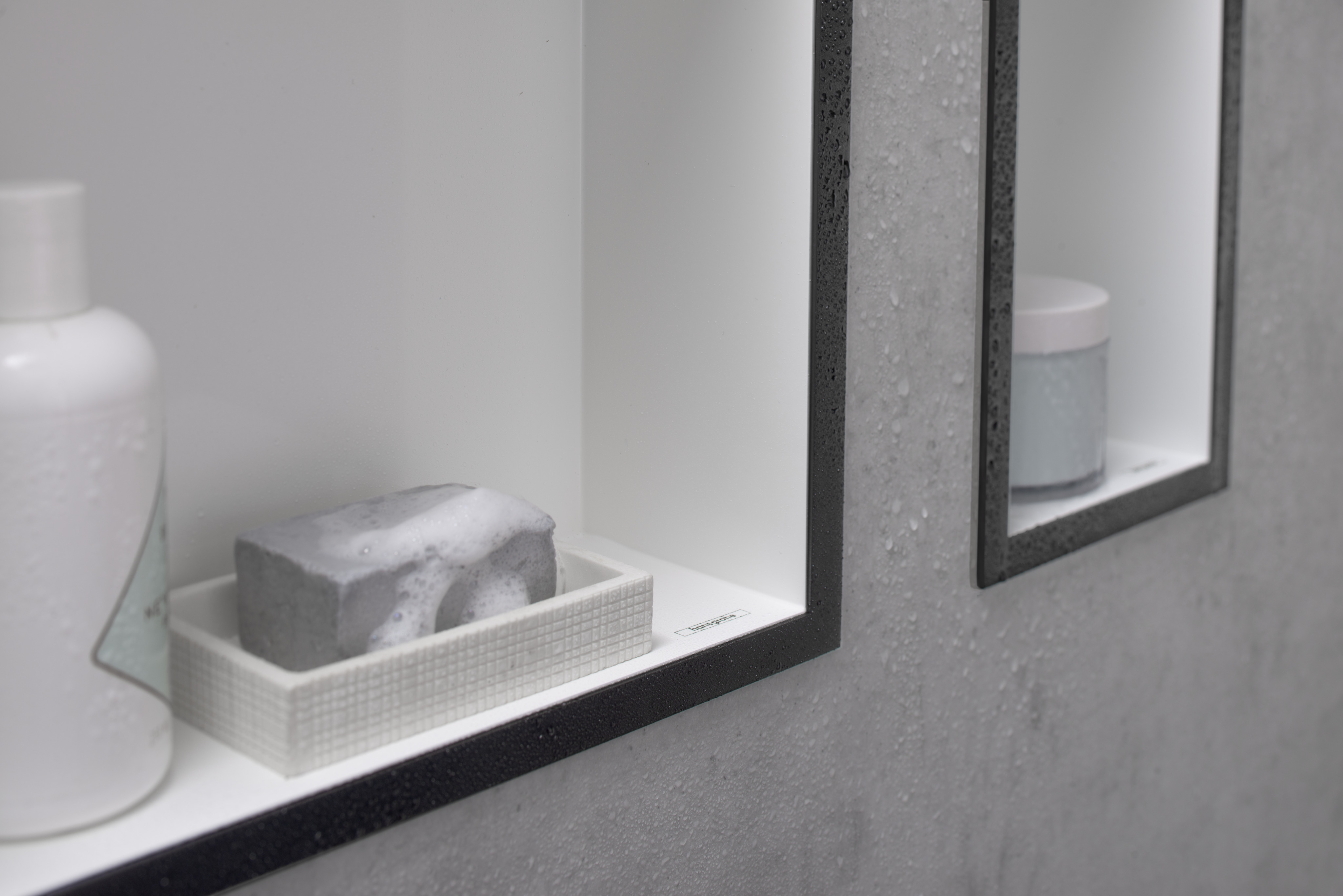 56096140 XtraStoris Individual Стеновая ниша Matt White с дизайнерской рамкой 300/150/100 Hansgrohe  - Вид №1