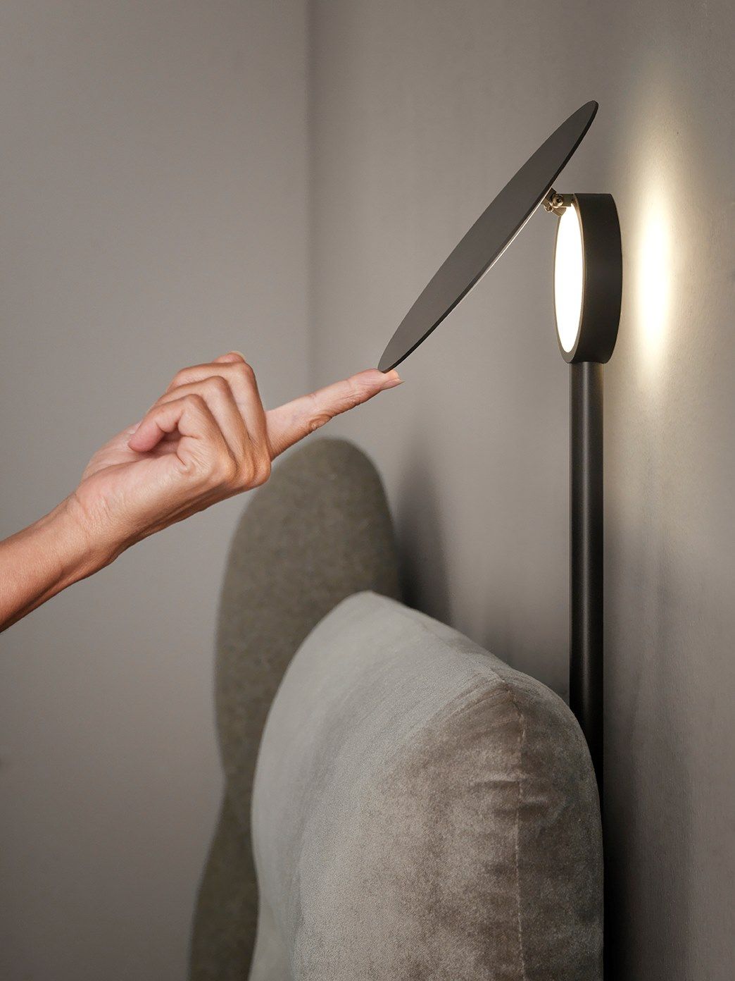 Двуспальная кровать из ткани с мягким изголовьем Caccaro BISHAPE ARCH-00136865 - Вид №3