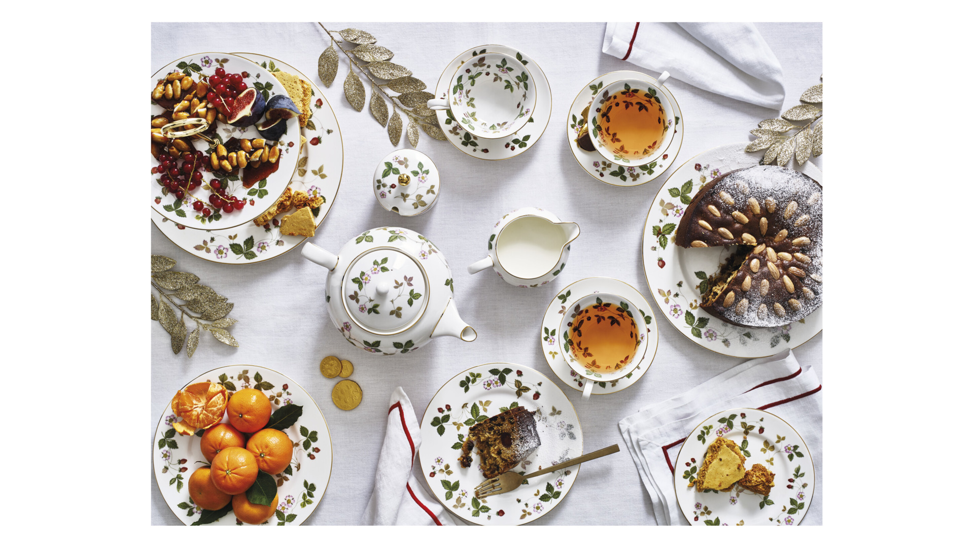 10671643 Wedgwood Тарелка десертная Wedgwood Земляника 18см Фарфор костяной  - Вид №3