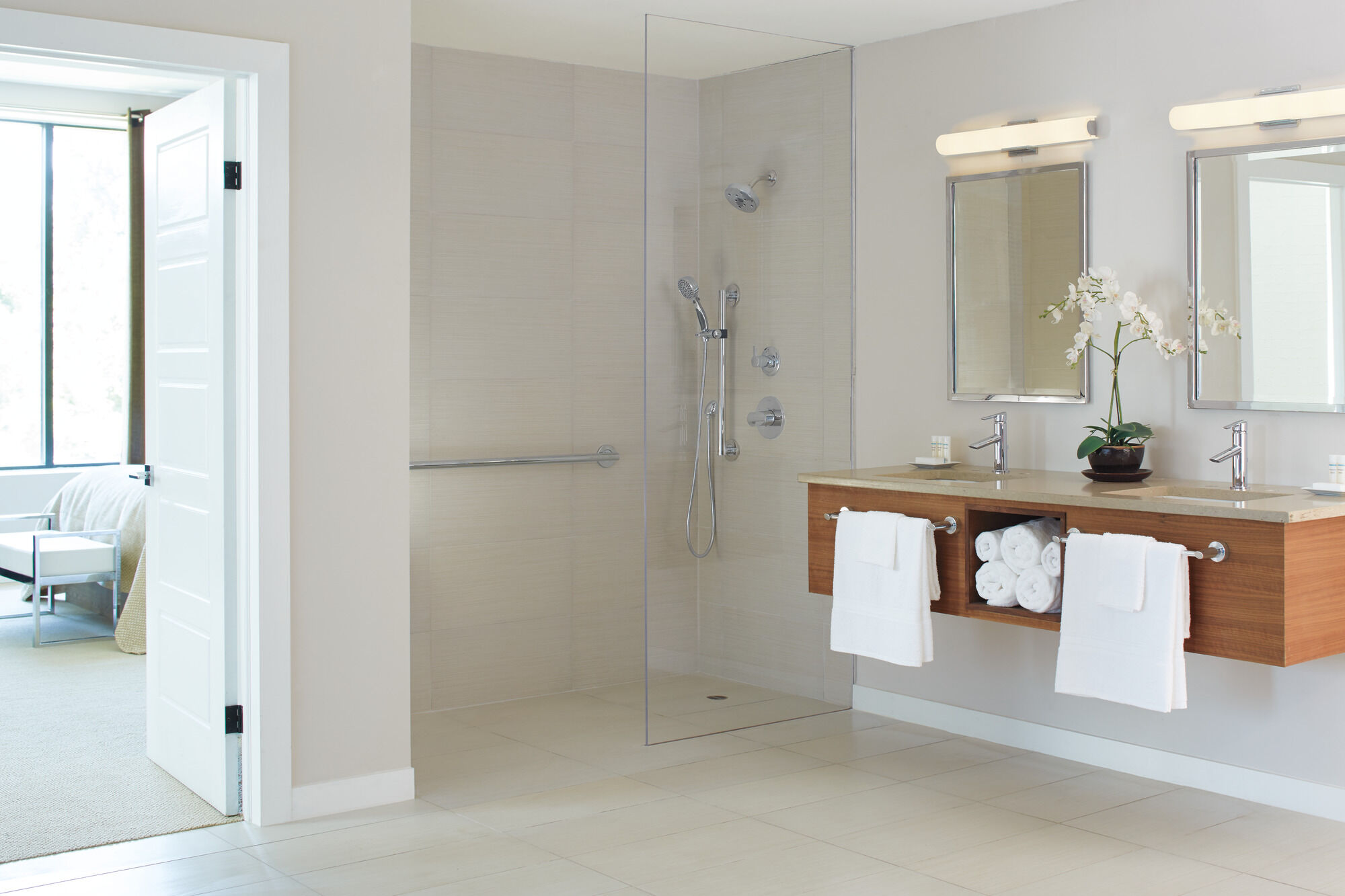 Ручной душ ActivTouch 2,5 галлона в минуту, 9 настроек Delta Faucet 59424-CZ18-PK - Вид №1