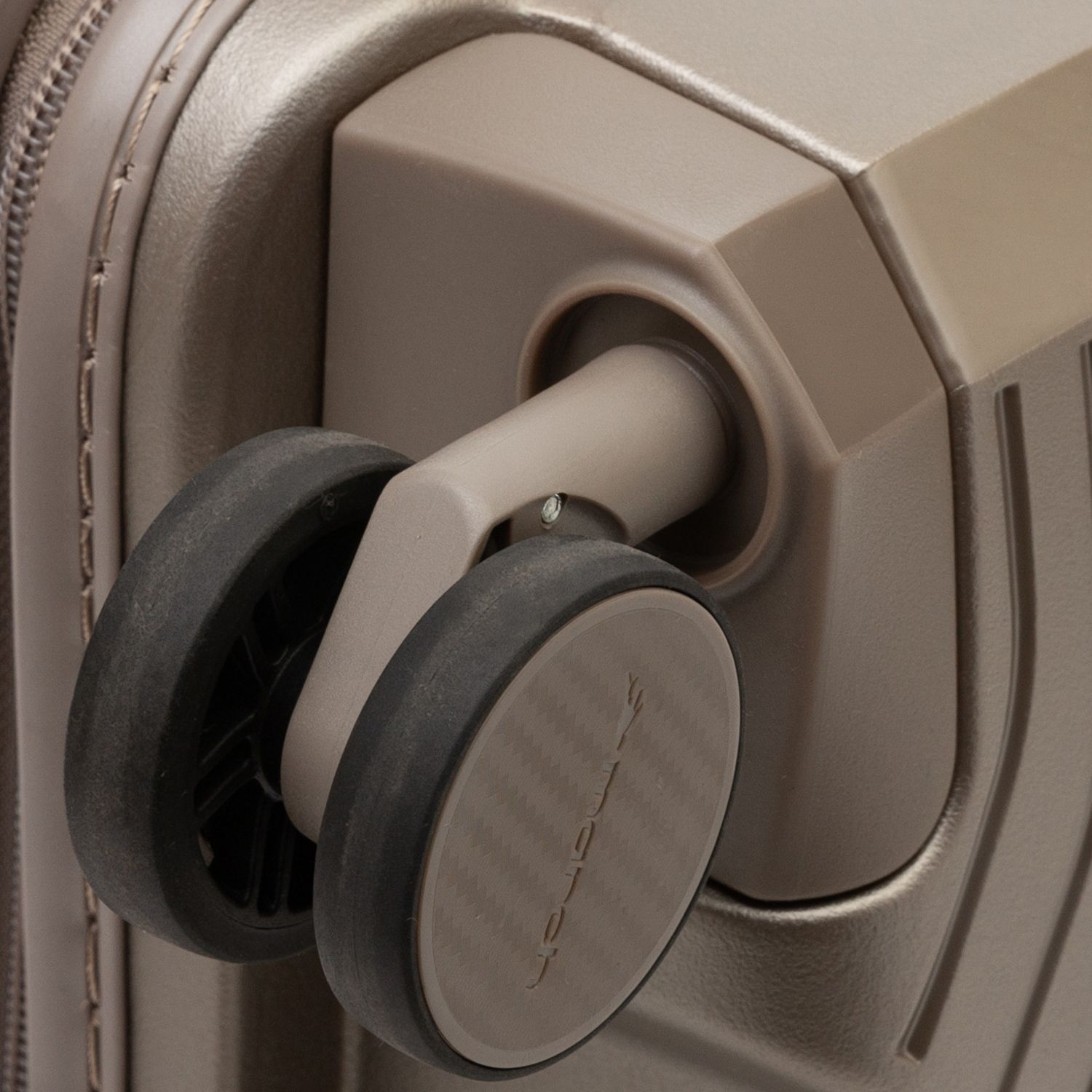 M1200-86-62 Чемодан M1200*62 Spinner 67 March Gotthard Metallic  - Вид №5