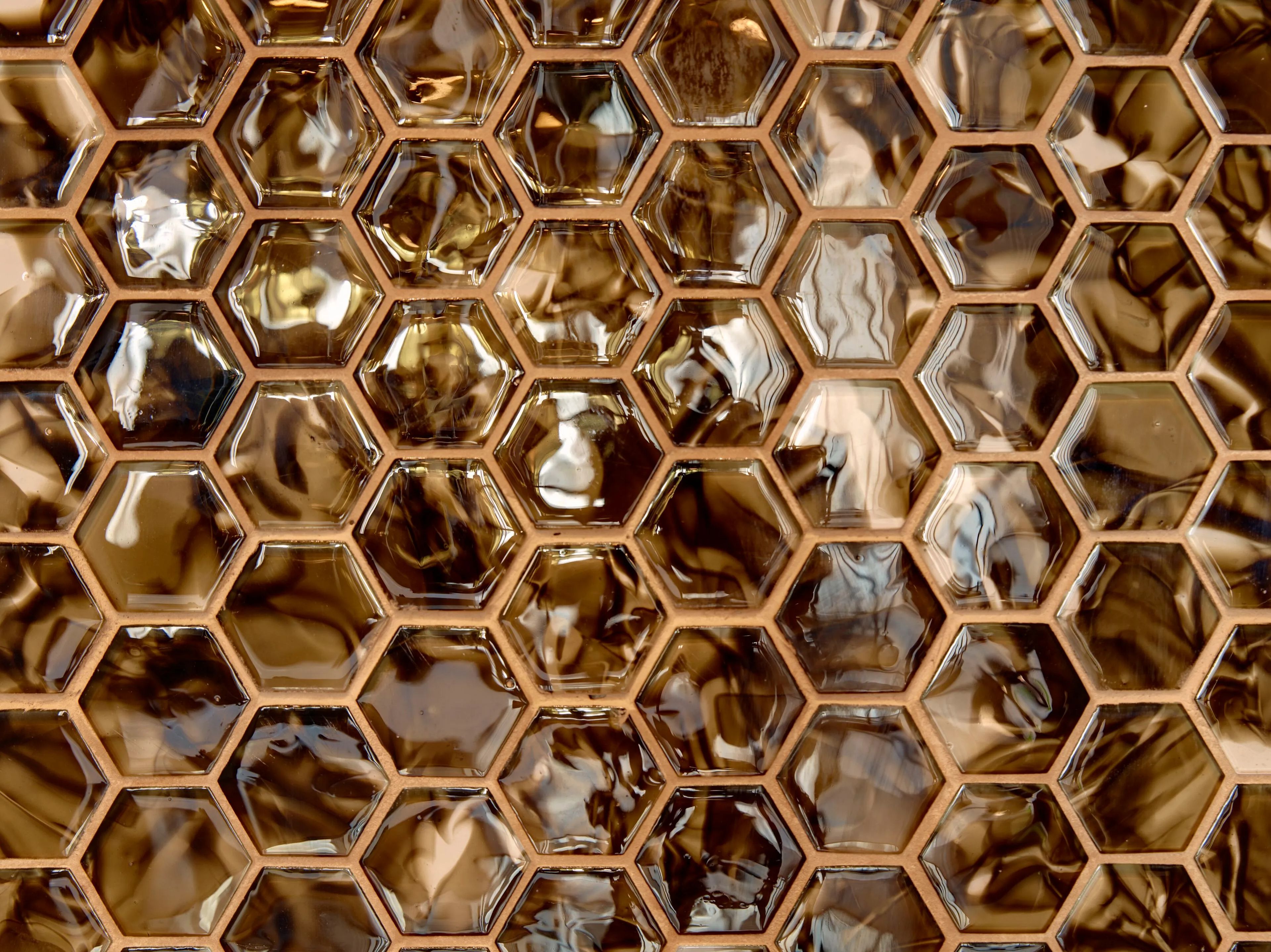 Переработанная стеклянная мозаика BROKISGLASS M.4. HIVES ARCH-00077447