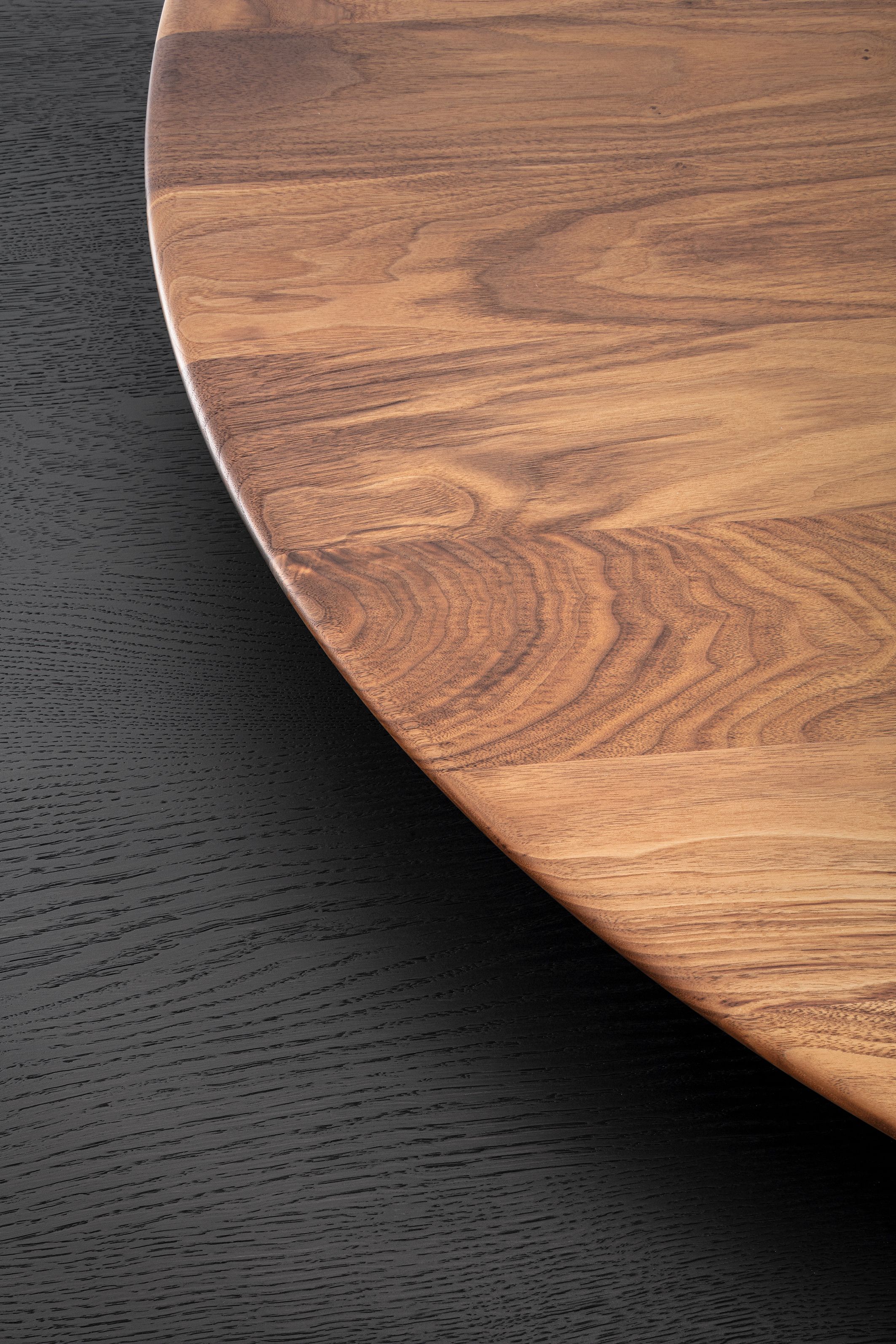 Круглый низкий журнальный столик из массива дерева ZEITRAUM Kuyu ARCH-00041048 - Вид №7