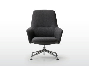 Спицевое кресло с высокой спинкой