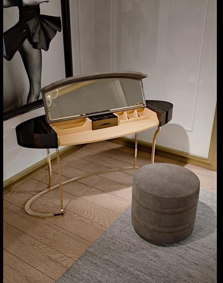 Bellotti Ezio Круглый кожаный пуф Hotel de ville 2016-89 - Вид №1