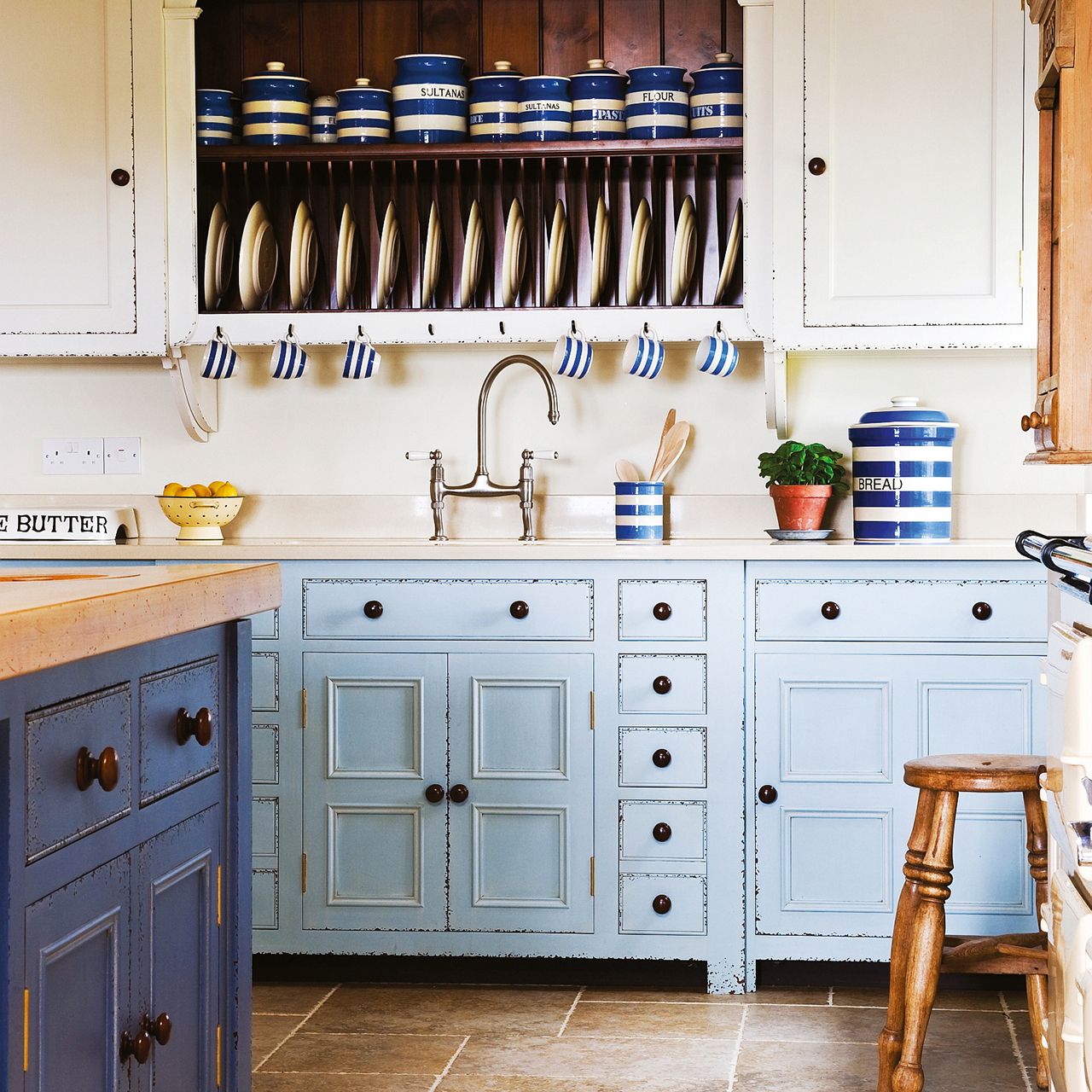 4193 Установленный на палубе ионический камень с рычажными ручками Traditional Perrinandrowe - Вид №4