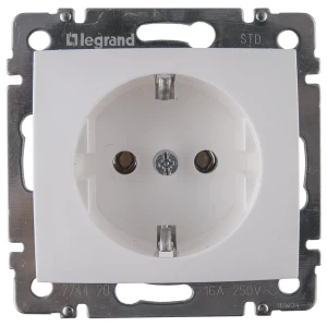 Розетка Legrand Valena Classic с заземлением для скрытого монтажа 12505989