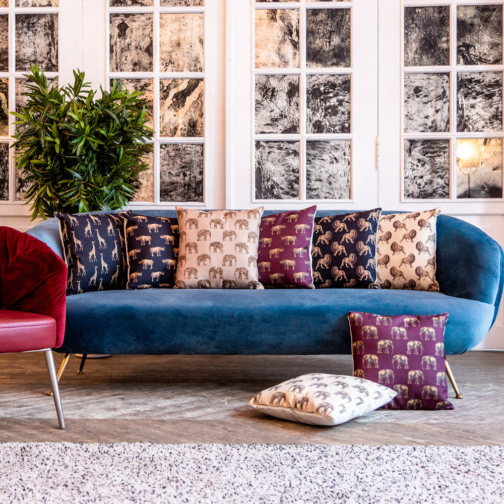 5115115 Интерьерная подушка «Группа слонов в черном» Object Desire  - Вид №2