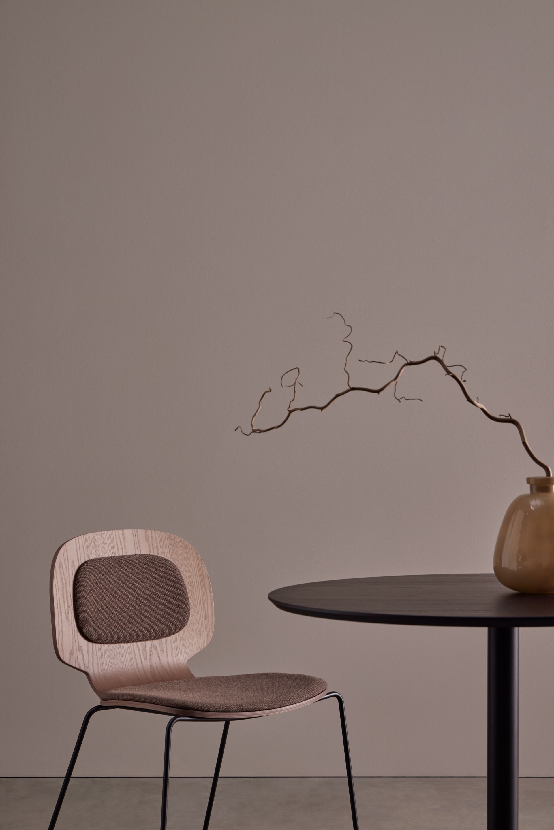 Стул из ясеня с мягким сиденьем Blasco&Vila Halo ARCH-00089848