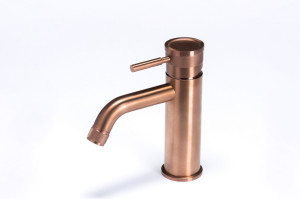 Однорычажный смеситель для раковины из нержавеющей стали с аэратором