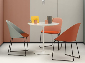 Круглый мраморный стол