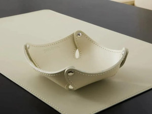 Опорожненные кожаные чехлы