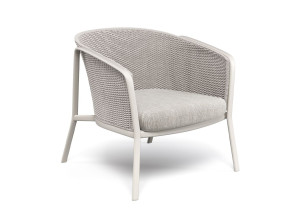 Алюминиевое кресло для отдыха и плотная плетеная веревка