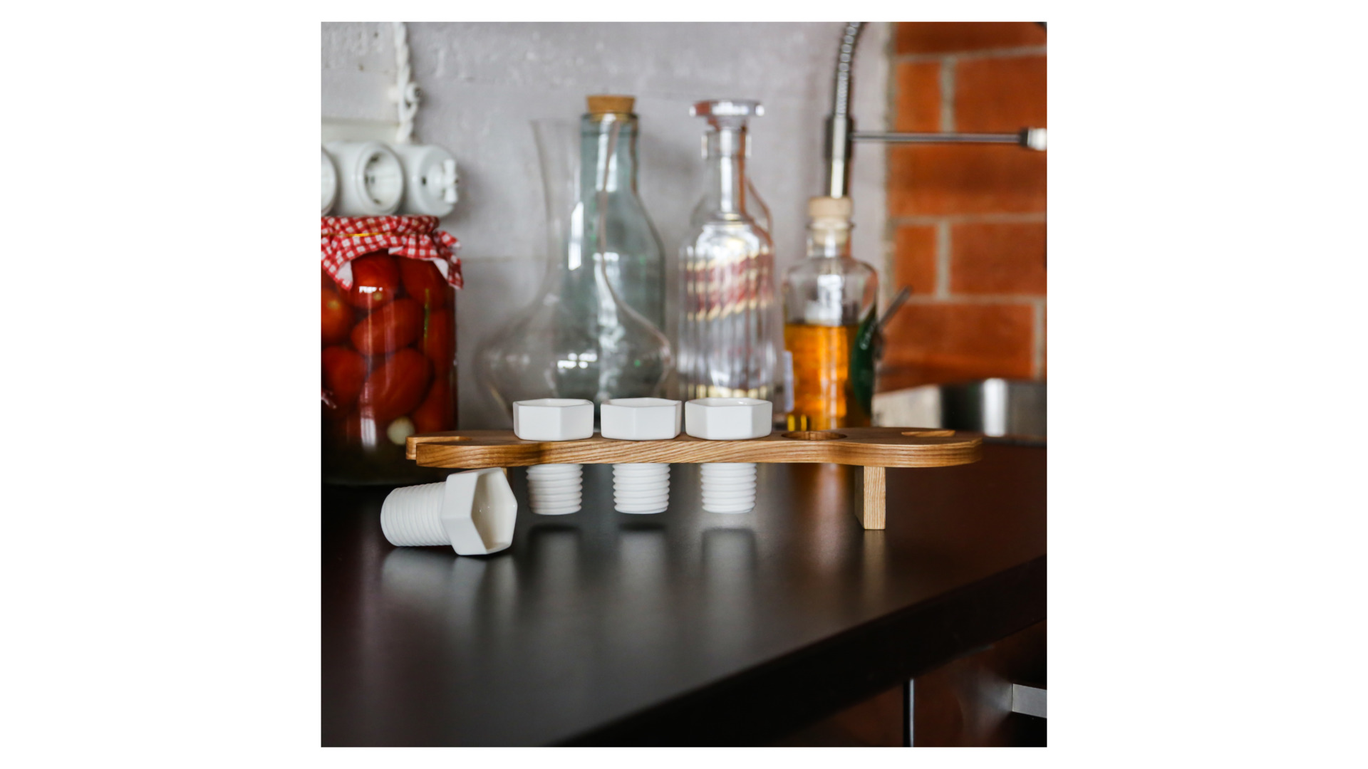 10651373 RUPOR manufactory Набор рюмок с подставкой БОЛТ в деревянном ящике Фарфор  - Вид №5