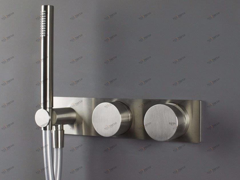 RIFRA Смеситель для душа / ванны настенный с переключателем и ручным душем Wave 1220171/2