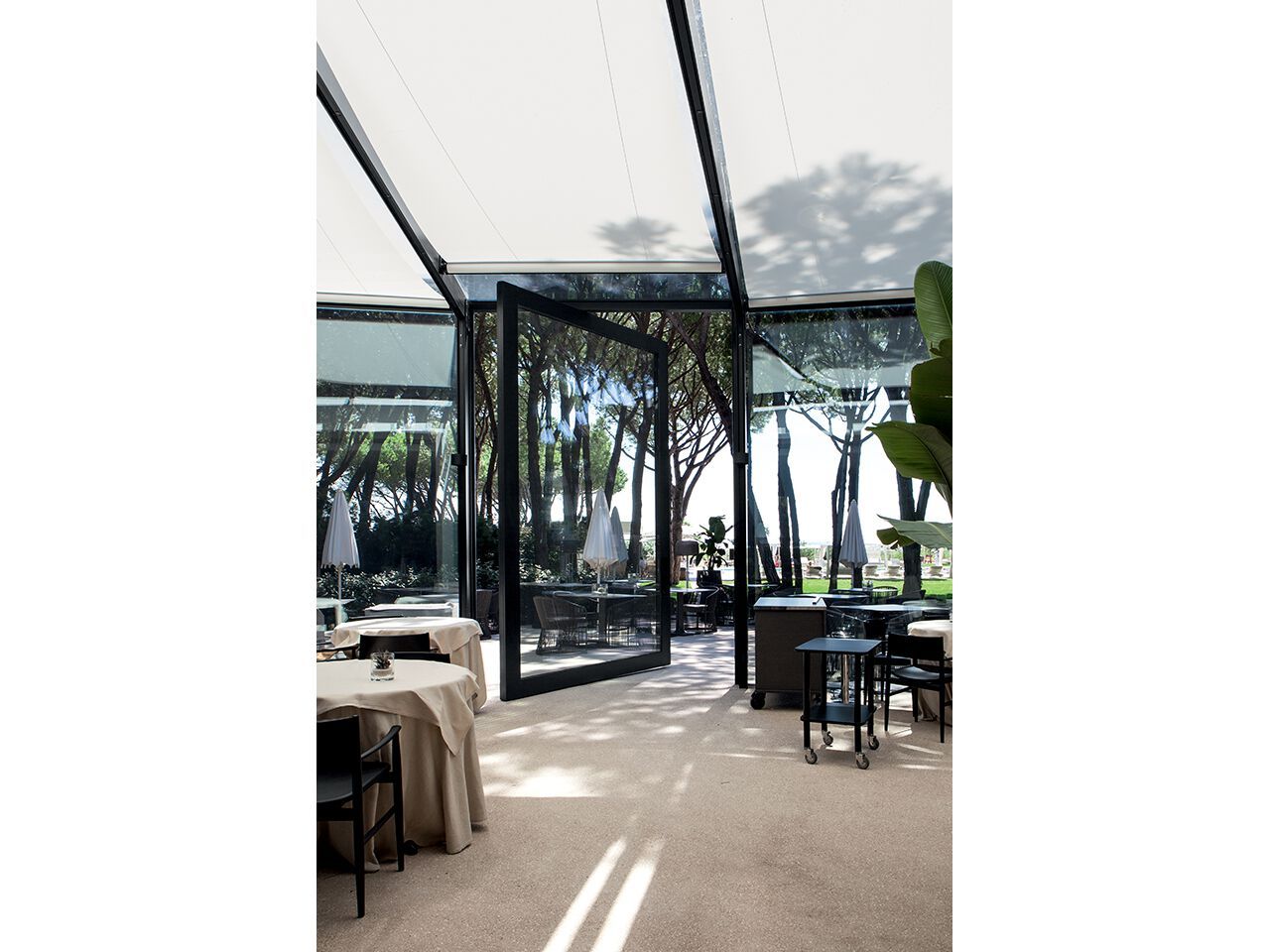 Застекленная входная дверь Oikos Nova ARCH-00096046 - Вид №2