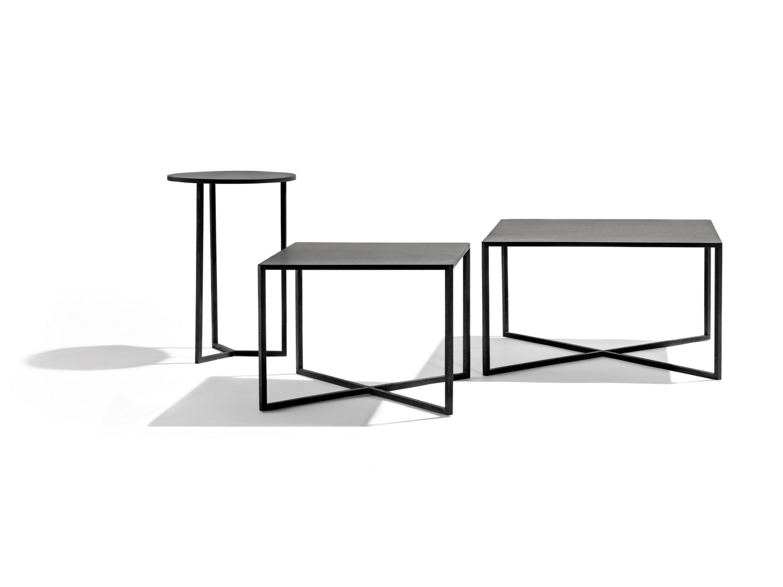 Высокий круглый алюминиевый журнальный столик с порошковым покрытием TRIBÙ Natal Alu ARCH-00011872 - Вид №1