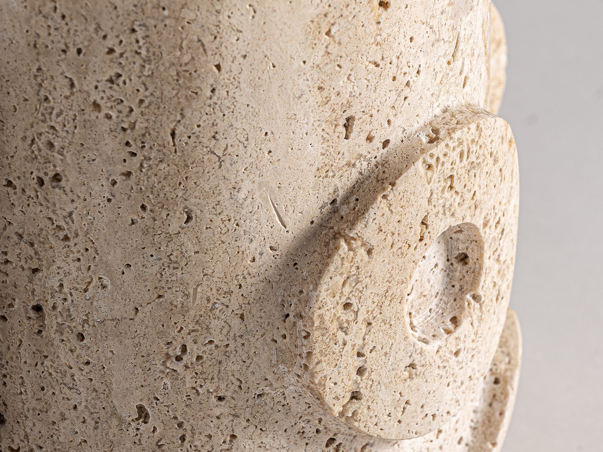 Круглая ваза из травертина Vical Home ASHER ARCH-00072239 - Вид №1