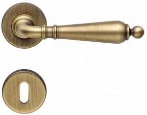 LINEA CALI' Классическая латунная ручка на розетке с замком Florenzia