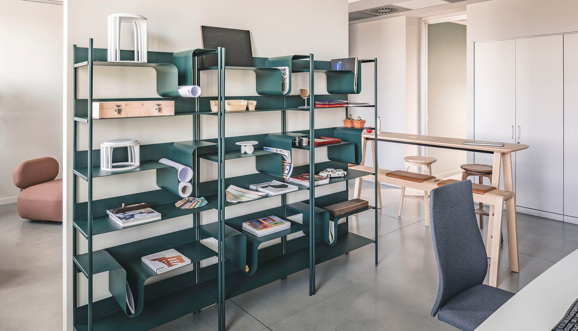 Отдельно стоящий книжный шкаф из листового металла True Design ARCH-00089193 - Вид №8