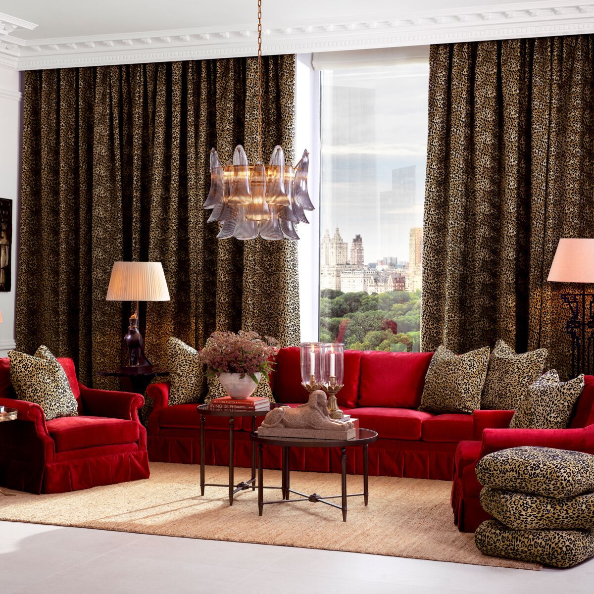 Круглый журнальный столик из зеркального стекла Eichholtz BOWERY ARCH-00081762