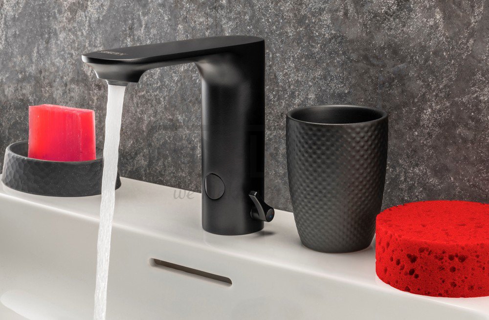 03637 Автоматический смеситель для подачи холодной и теплой воды, черный, 6 B SANELA  - Вид №1