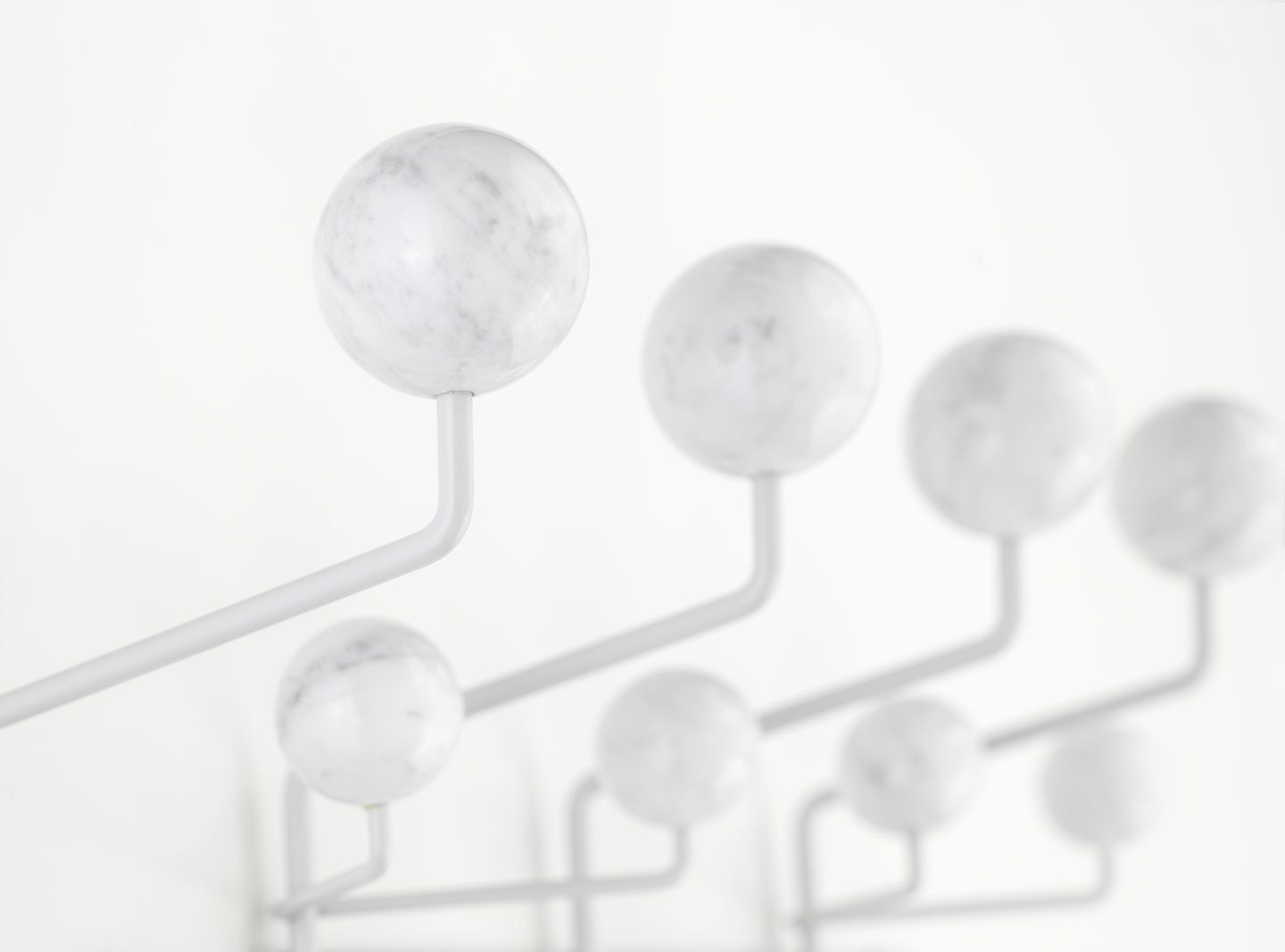 Настенная вешалка из каррарского мрамора и стали In Stock Vitra ARCH-00076628 - Вид №2