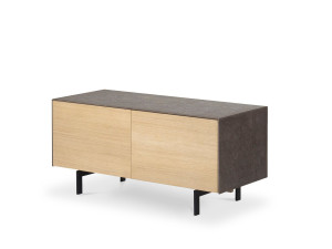 Низкий дубовый ТВ-шкаф