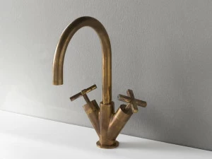 Rubinetterie Treemme Смеситель для раковины с одним отверстием из латуни Line