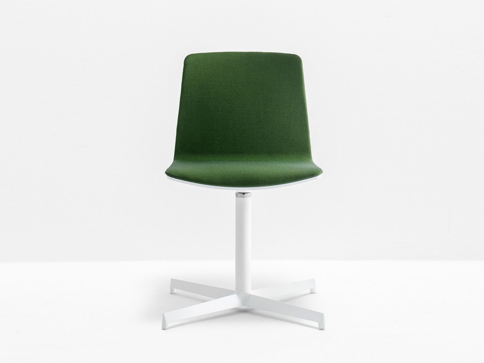 Спиц мягкий поворотный стул Pedrali Noa ARCH-00000101