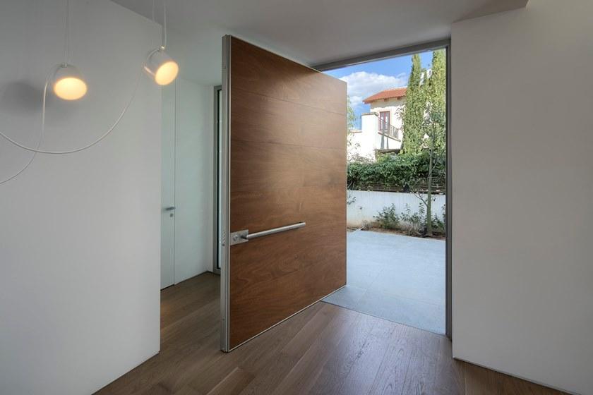 OIKOS VENEZIA Распашная бронированная деревянная входная дверь Synua sun-id-1468014 - Вид №3