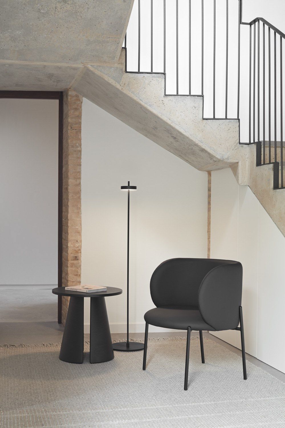 Кресло из искусственной кожи с подлокотниками TEULAT Mogi ARCH-00092240 - Вид №21