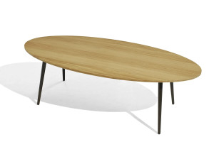 Овальный низкий садовый столик в ироко