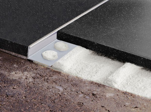 Соединение пола из нержавеющей стали