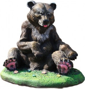 11143 МЕДВЕДЬ на полянке, скульптура из бетона LAB.Space  - Вид №1