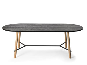 Овальный стол с дубовой столешницей