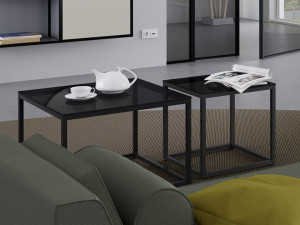 Квадратный стол из алюминия и дерева