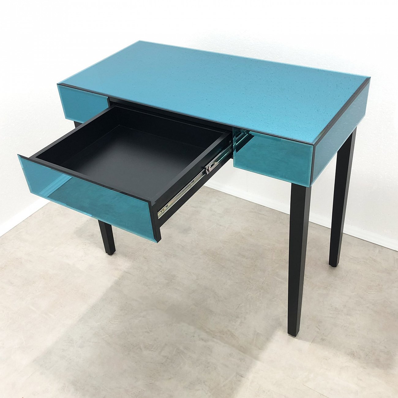 Консоль зеркальная синяя с ящиком и черными ножками "Грэйс" GRAUM  304040 Зеркальный;синий  - Вид №6