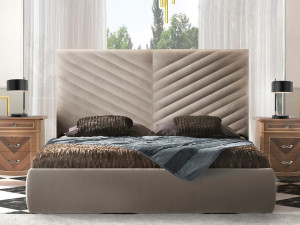 Двуспальная кровать из ткани