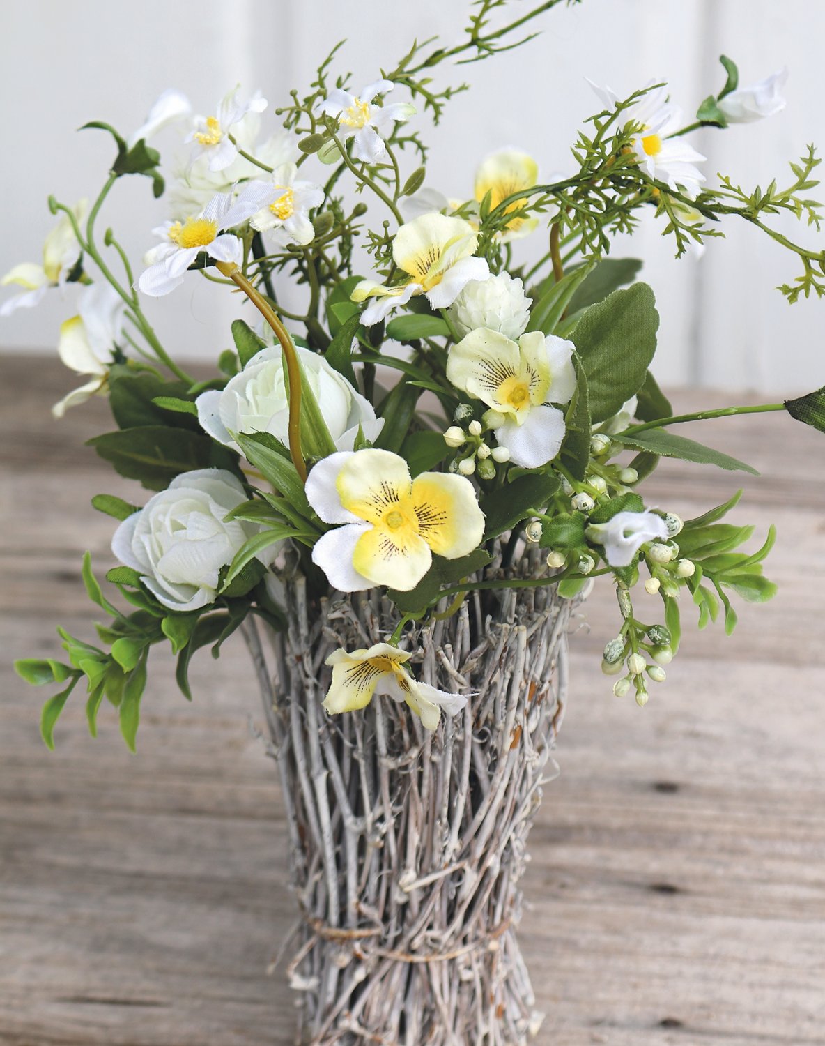 5700 708 a3 Композиция из искусственных цветов с ротангом, 30 см, бело-зеленая H-andreas  - Вид №3