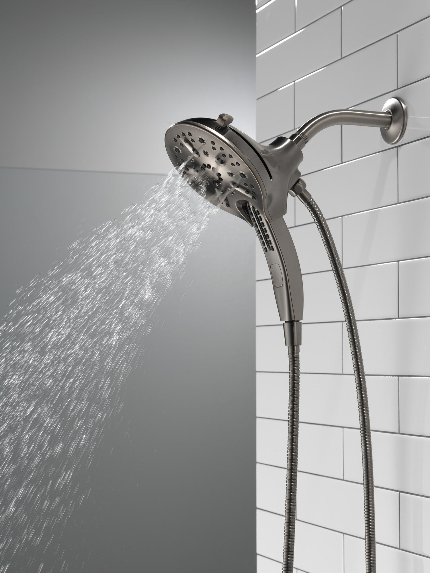 58620-KS25-PK In2ition® H2Okinetic® Душ два в одном с 5 настройками Delta Faucet Universal Showering Черный нержавеющий  - Вид №17