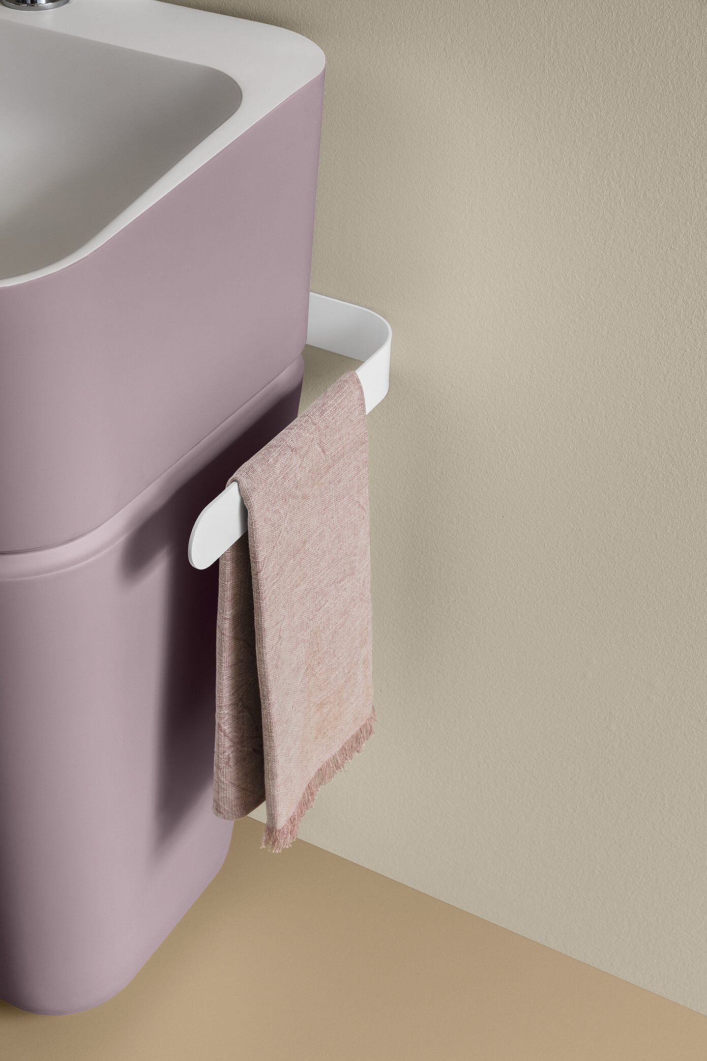 Керамическая отдельно стоящая раковина с держателем для полотенец ARBLU ARCH-00123521 - Вид №2