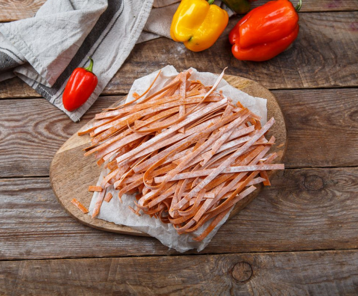 2243 Лапша "Домашняя" с паприкой Вкусляндия 