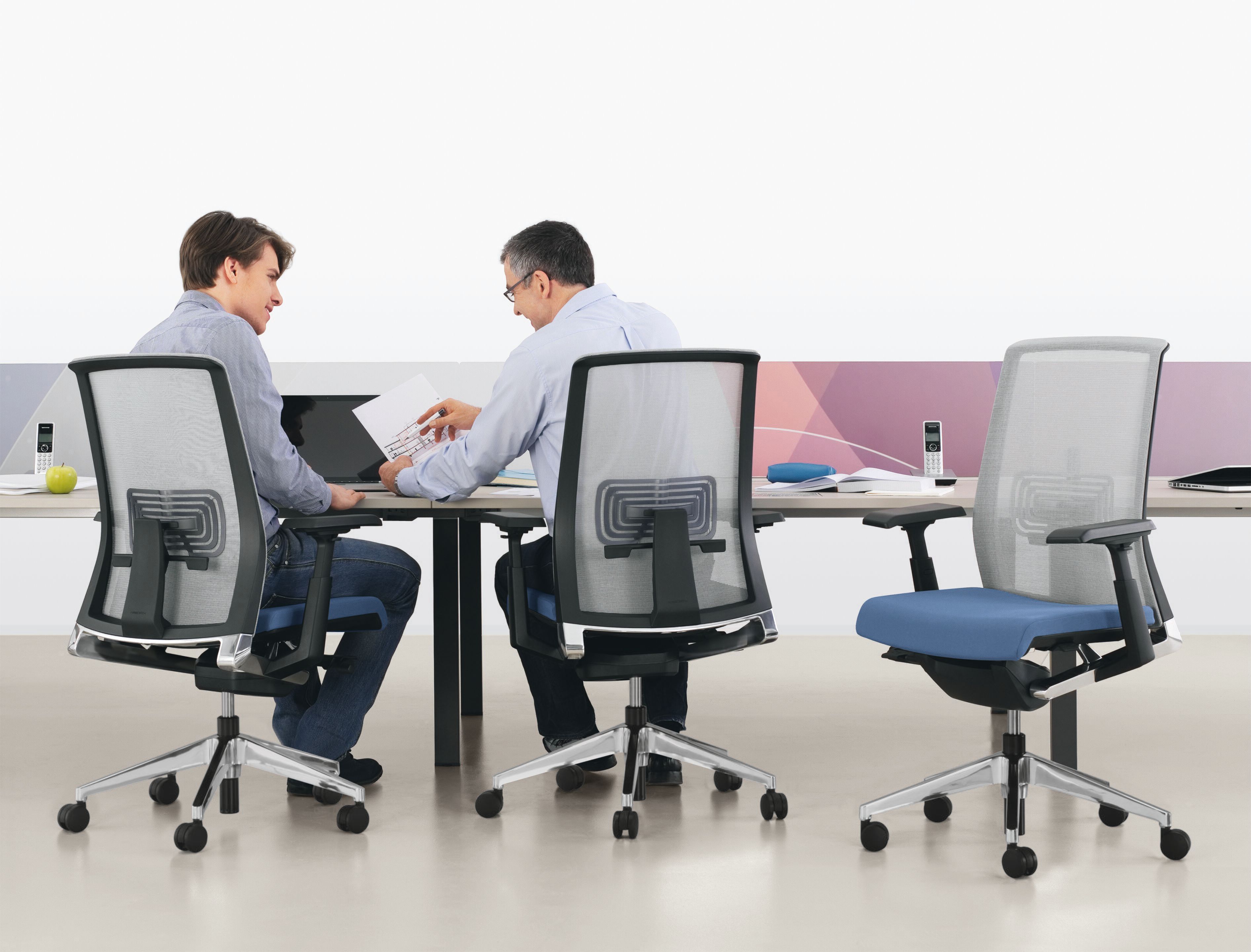 Тканевый поворотный мягкий операционный стул с колесами Haworth Very ARCH-00125159 - Вид №5