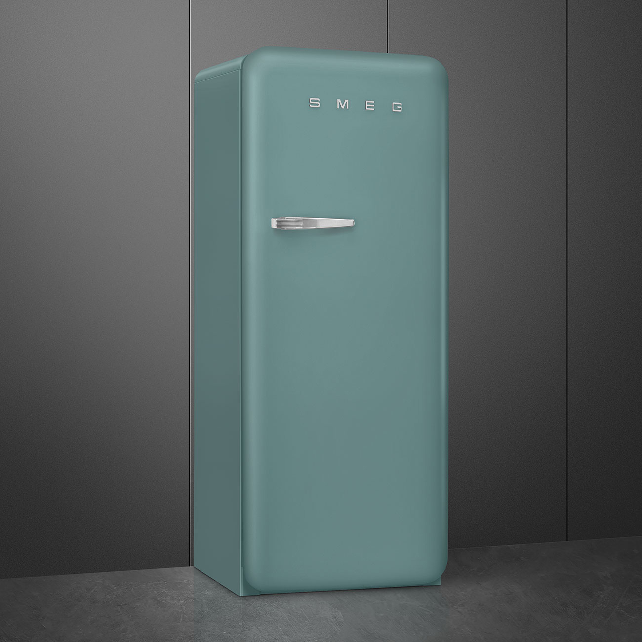 FAB28RDEG5 Холодильник / отдельностоящий однодверный холодильник, стиль 50-х годов, 60 см, изумрудно-зеленый SMEG  - Вид №1