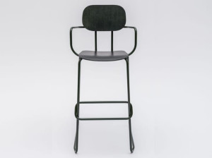 Высокий табурет из фанеры с подлокотниками