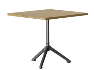 Квадратный обеденный стол из массива дерева