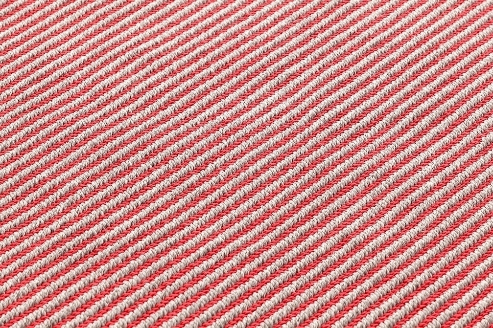 070788 Подушка GL Diagonal almond-red 70x70 GAN Garden Layers