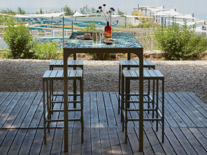 Прямоугольный стол из фаянса и нержавеющей стали